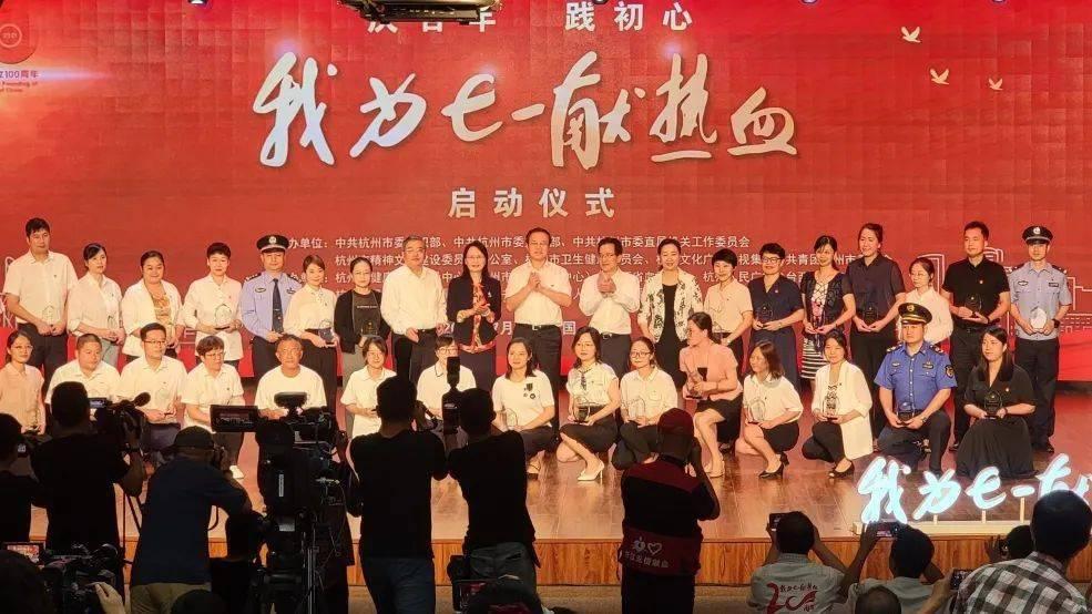 小萌妹的甜美装扮